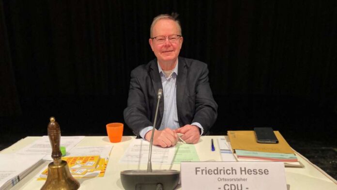 Frisch gewählt: Friedrich Hesse geht im Neuner in seine vierte Amtszeit als Ortsvorsteher. © Judith Dietermann